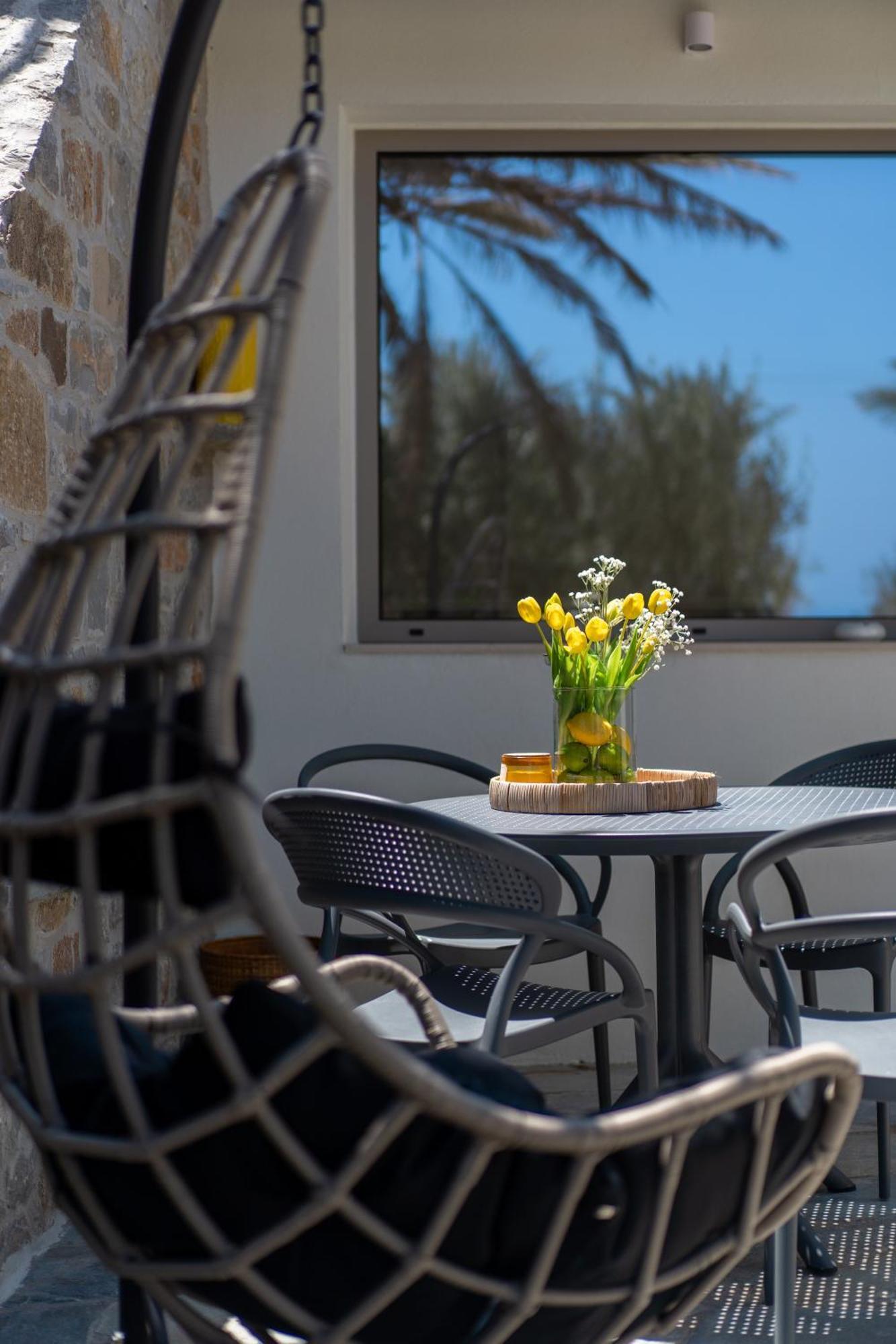 Lemoni House